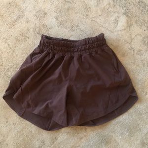 LULULEMON TRACKER SHORT 4” PLUM